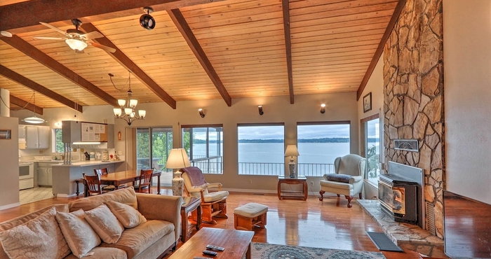 Lain-lain Quiet Beachfront Family Home w/ Mt. Rainier Views!