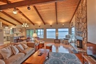 Lain-lain Quiet Beachfront Family Home w/ Mt. Rainier Views!