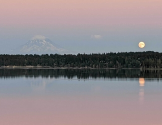 Lain-lain 2 Quiet Beachfront Family Home w/ Mt. Rainier Views!