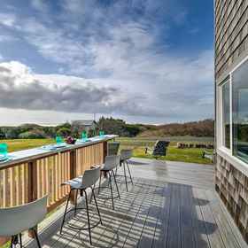 Interior 1 Coastal Retreat: Deck, Ocean Views + Walk to Beach, Grays Harbor County Hotels