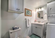 Others 7 Coastal Retreat: Deck, Ocean Views + Walk to Beach