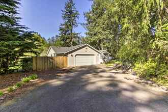 Others 4 Quiet Lakefront Olympia Home W/dock on Â½ Acre
