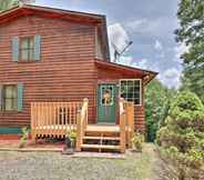 อื่นๆ 3 Expansive Cabin With Sunroom Near Lake Hiwassee!