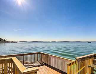 Others 2 Waterfront Retreat w/ Deck ~ 7 Mi to Boston!