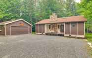 Lainnya 2 Tranquil Lake Wallenpaupack Home w/ Fire Pit!