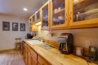 Others 4 Dumont Cabin w/ Hot Tub - 22 Mi to Ski Slopes!