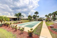 其他 Screened Patio & Grill at Sebring Resort Community