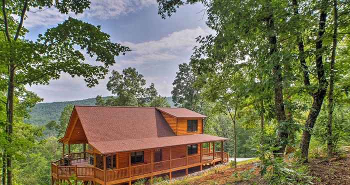 Lainnya Breathtaking Murphy Cabin w/ Deck & Mountain Views