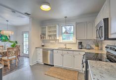 Others 6 St Petersburg Escape w/ Fenced Yard + Games!