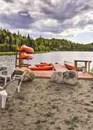 Imej utama 'lodge 88' - Steps to Weiner Lake w/ Dock & Boat!