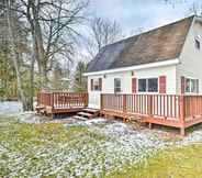 Lainnya 7 Lakefront Deruyter Cottage w/ Dock & Hot Tub!