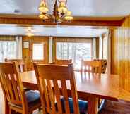 Lain-lain 2 Cozy Echo Lake Cabin Near Snowmobiling Trail!