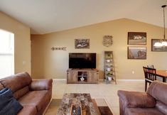 Others 5 Screened Porch + Pool Access: Cozy Sebring Condo