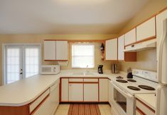 Others 2 Screened Porch + Pool Access: Cozy Sebring Condo