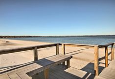 其他 2 Walk to Beach: Long Island Wine Country Home!