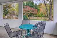 Lainnya Cute & Cozy Hendersonville Getaway w/ Yard!