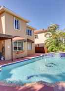 Imej utama Spacious Miami Retreat w/ Grill, Pool & Dock!