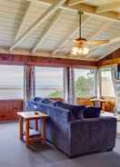 Imej utama Rustic Coastal Smith River Cottage w/ Ocean Views!