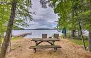 Lainnya 3 Eagle River Lakefront Retreat w/ Fire Pit & Grill