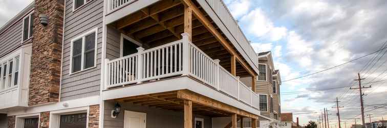 Lainnya Recently Renovated LBI Apt w/ Deck on Beach Block!