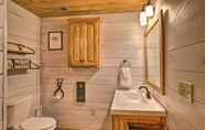 Others 7 Secluded Cabin w/ Spacious Kitchen & Dining Area!