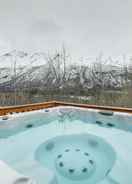 Imej utama Alaskan Mountain Gem With Private Hot Tub & Gym!