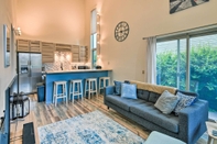 อื่นๆ Stylish Anchorage Townhome ~ 1 Mi to Downtown