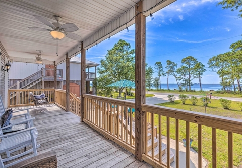 Others Island Home: Kayaks & Bikes, Next to Boat Access!