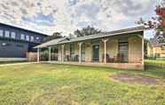 Others 6 Bright Jonestown Retreat w/ Porch: Walk to Lake!