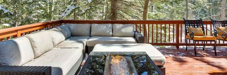 Lain-lain Idaho Springs Cabin w/ Hot Tub on 1/2 Acre!