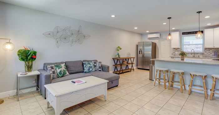 Others Pet-friendly Palm Beach Pad - 1 Mi to the Ocean!