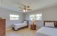 Others 3 Pet-friendly Palm Beach Pad - 1 Mi to the Ocean!