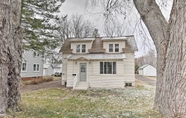 Others 4 Charming Home < One Block to Lake Superior!