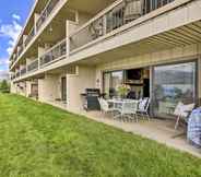 Others 4 Dreamy Lakefront Condo: Walk to Dining & More