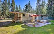 Others 5 Quaint Priest Lake Cabin w/ Patio < 1 Mi to Lake!