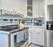 อื่นๆ 7 Gated Southern Miami Home: 22 Mi to Downtown!