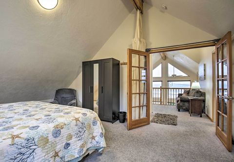 其他 Logan Road Lookout, Lincoln City Home w/ Game Room