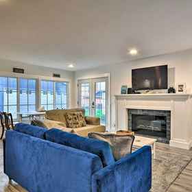 Primary image1Modern Oregon House - 1/2 Mi From Rockaway Beach!,蒂拉穆克县別墅