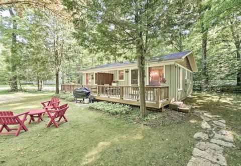 Others 'pine Cottage' Duplex w/ Deck: Walk to State Park!