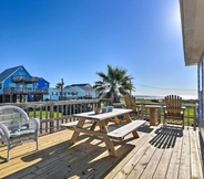 Others 7 Colorful Texas Coast House w/ Beach Access!