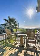 Imej utama Colorful Texas Coast House w/ Beach Access!