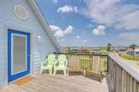 Others 3BR Coastal Home ~ Less Than 1/4 Mile to Beach!