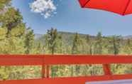 Lainnya 2 Colorful Alpine Cabin w/ Deck & Mountain View