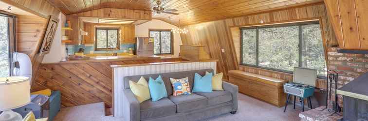 อื่นๆ Colorful Alpine Cabin w/ Deck & Mountain View