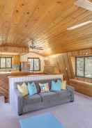 Imej utama Colorful Alpine Cabin w/ Deck & Mountain View