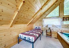 其他 4 Gatlinburg Studio + Loft Cabin: Hot Tub, Fire Pit!