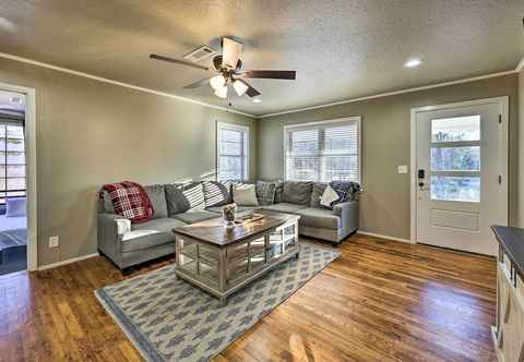 Others Fayetteville Vacation Rental - 2 Mi to Dtwn!