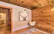 Others 3 Picture-perfect Vermont Mtn Cabin w/ Hot Tub!