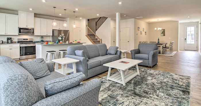 Khác Family-friendly Townhome < 5 Mi to the Beach!