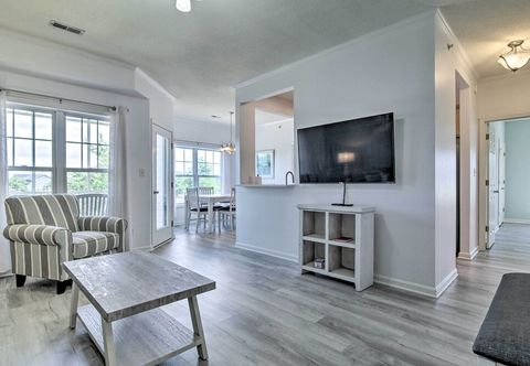 Lain-lain Lewes Condo w/ Pool Access: 3 Mi to the Beach!